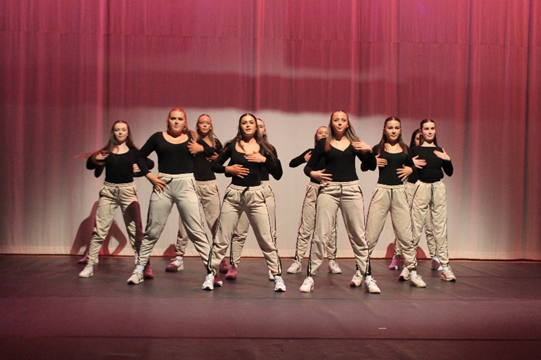 group jazz dancing 