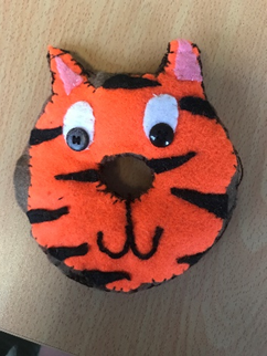 a felt cat face